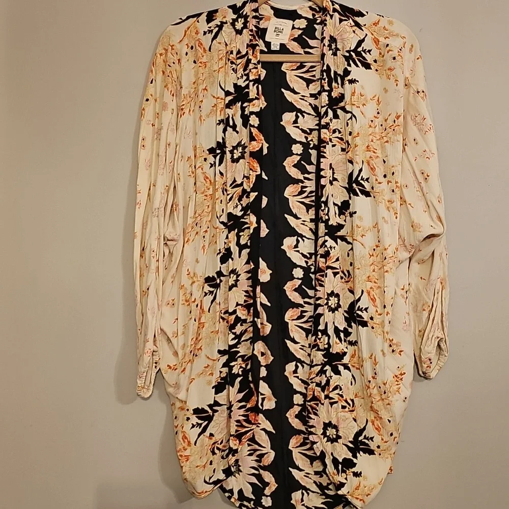 Billabong Womens Sz S/M Floral Kimono! Gorgeous